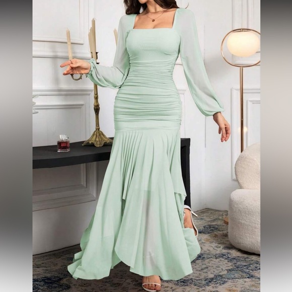 Elegant Mint Green Evening Gown - Picture 1 of 16